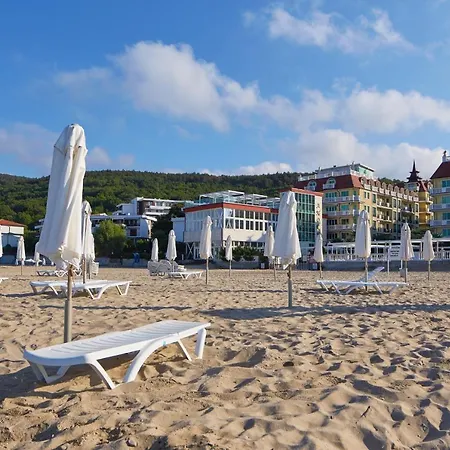 Hotel Amore Beach Aparthotel 4*