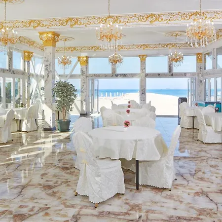 塔里那海滩公寓式酒店