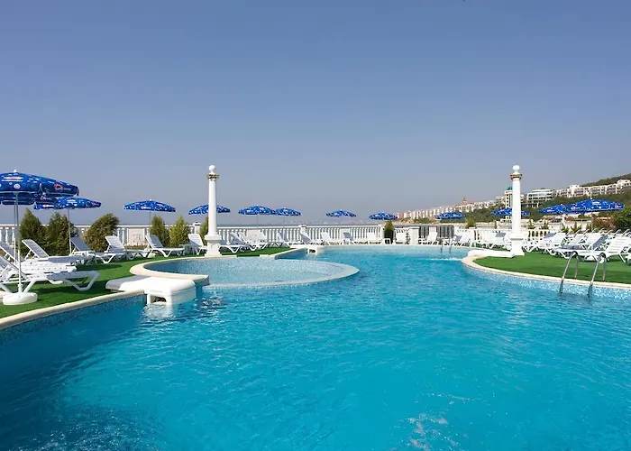 Hotel Amore Beach Apartahotel 4*