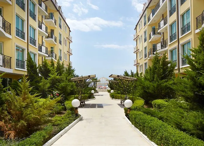 塔里那海滩公寓式酒店