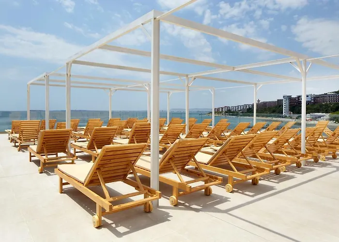 塔里那海滩公寓式酒店 埃勒尼特